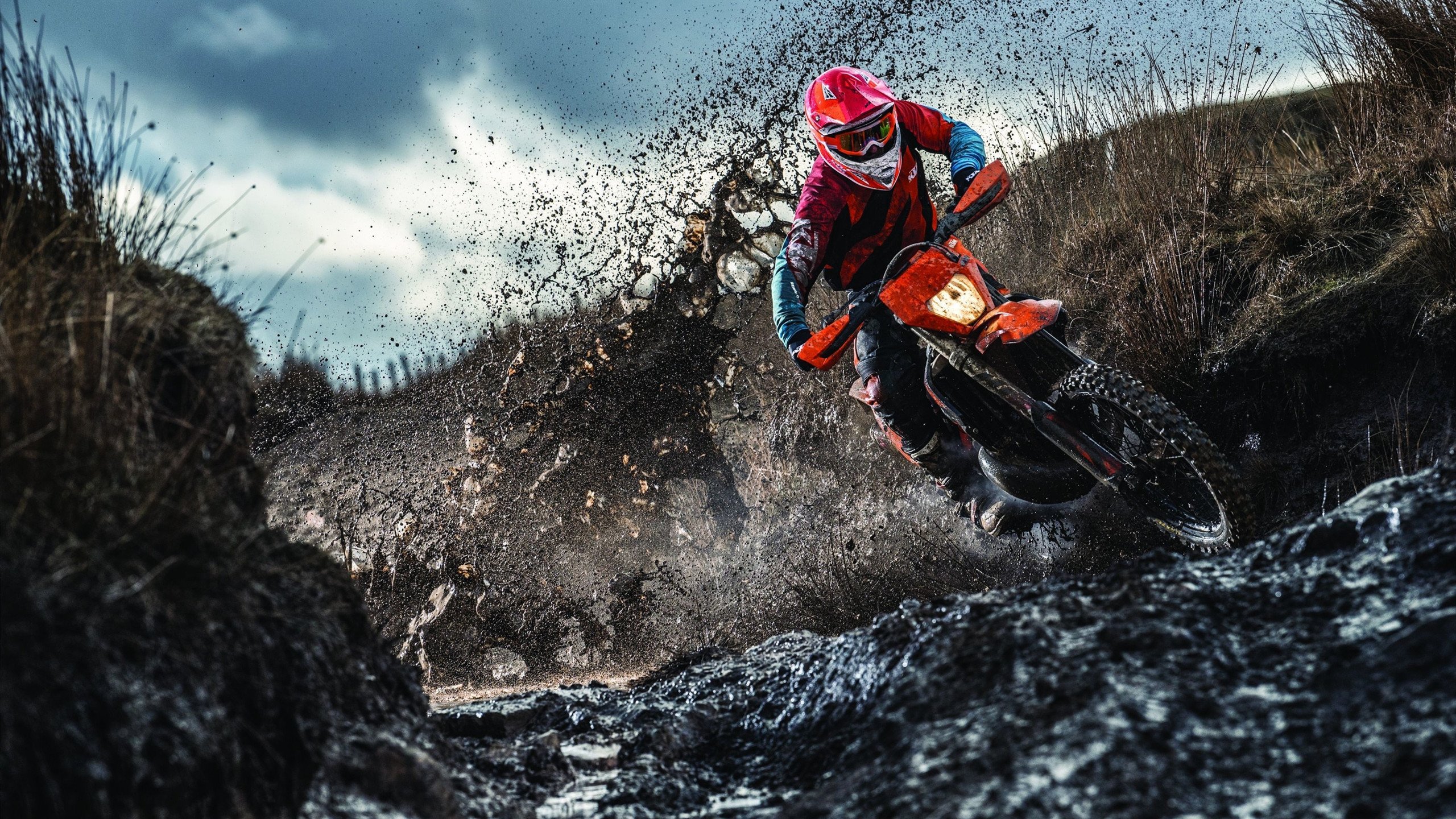 校园足球盛会频频举办,激发青少年的运动兴趣与活力,校园足球开展